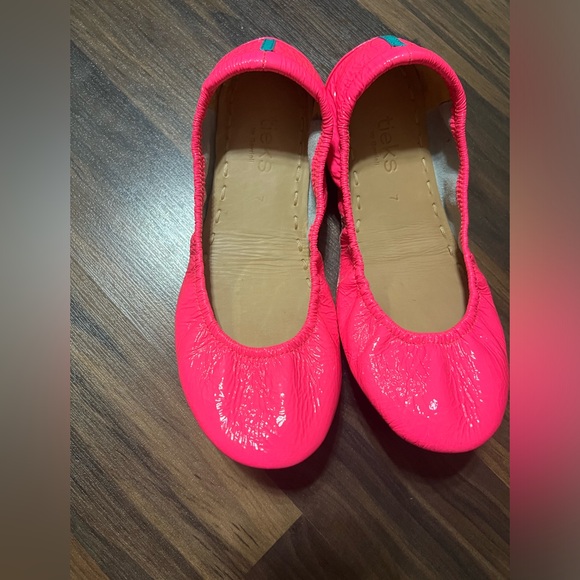 COPY - Pop pink Tieks - Picture 5 of 6